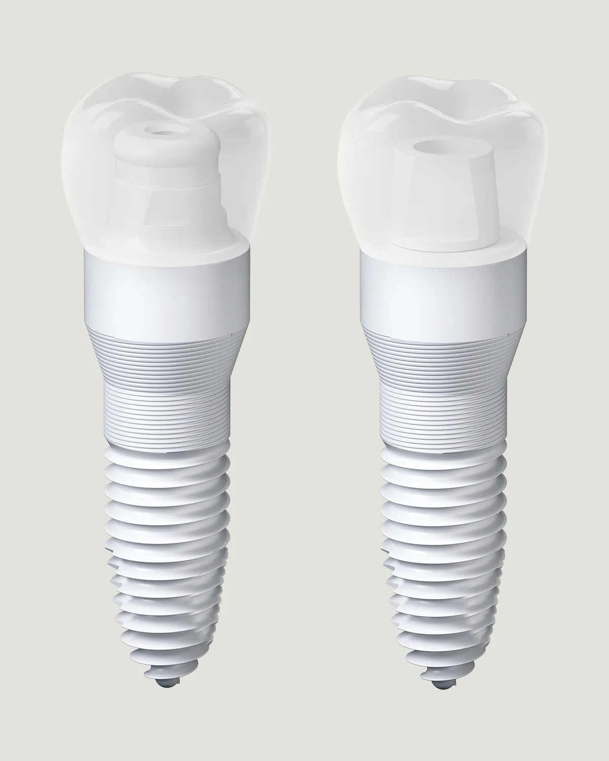 Zwei Keramikimplantate von SDS Swiss Dental Solutions mit aufgesetzter Keramikkrone, freigestellt vor hellem Grund.